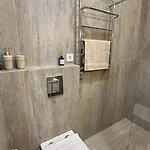 Land Apartment *
