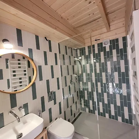 Land Apartment *